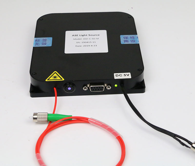C+L Band ASE Broadband Light Source 10mW Polarization-Maintaining Fiber Laser Module ASE-CL-10-T-PM-M-S3